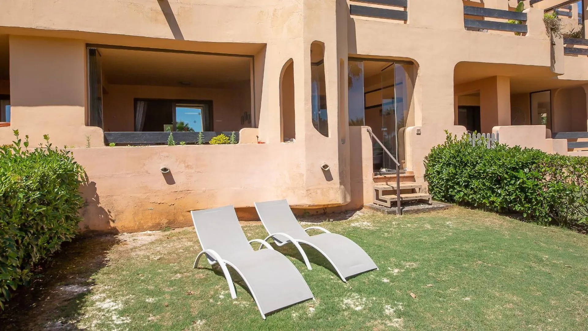 Casares Beach 104 アパート